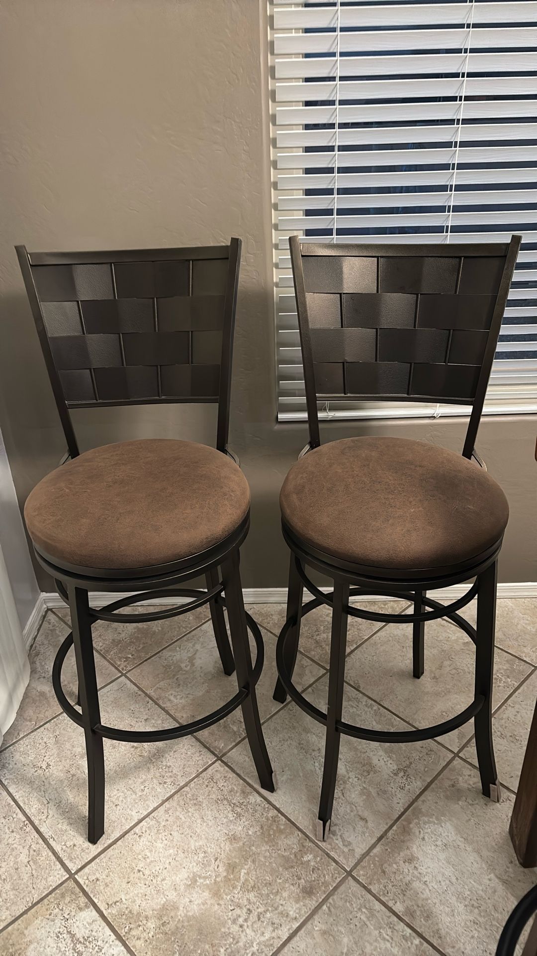 Rod Iron 2 Bar Stools