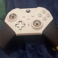 Xbox wireless elite controller Had It For 1 Year no stick drift works Fine But My Baby Cousin Lost The Joysticks cost like $50 to get new ones Ty 