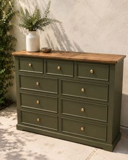 Cedar Hollow Nine Drawer Dresser
