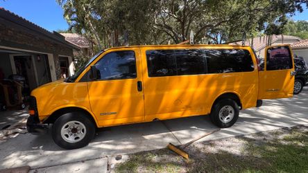 2004 GMC Savana 3500 Work Van – 6.0L Gas Engine
