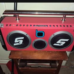 Red Bumpboxx Flare6 boombox