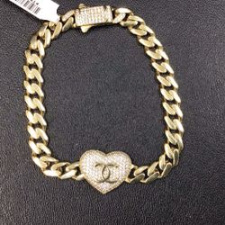 Woman’s Gold Bracelet 