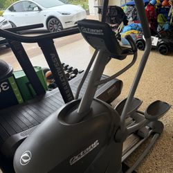 Octane elliptical machine Qx35