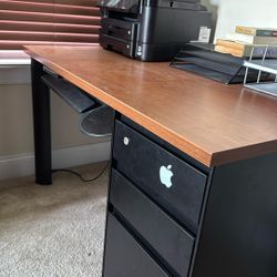 Office Desk With Cabinets. 