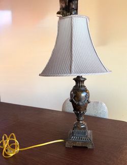 Table lamp