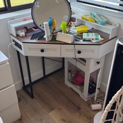 Corner Vanity