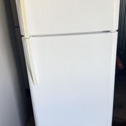 Kenmore Refrigerator 18 cu.ft