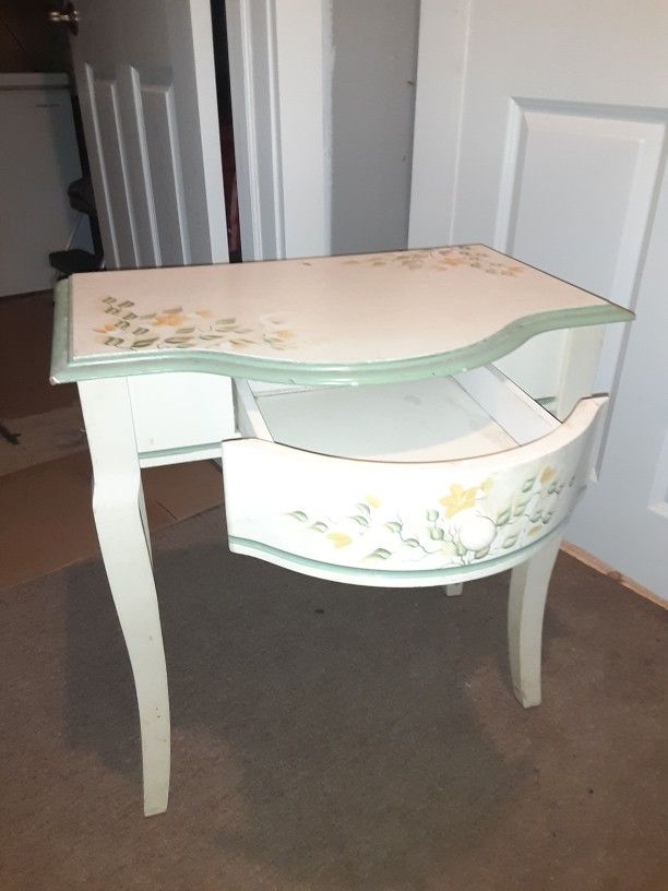 Vintage Style End Table