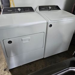 WHIRLPOOL WASHER AND DRYER SET. 