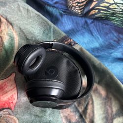 Beats Solo 3 (TAKING ANY OFFERS)