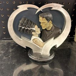 Frankenstein Statue 50$