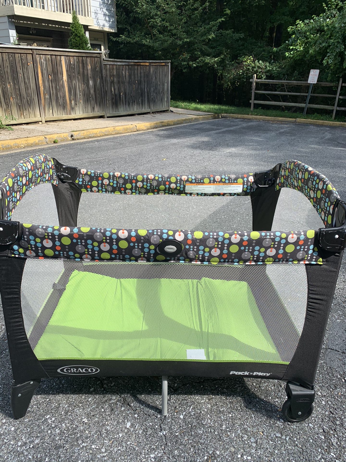 Graco Pack and Play with Newborn Bassinet