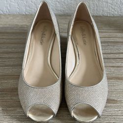 Kelly & Katie Gold Sparkle Dress Peep Toe, 5.5