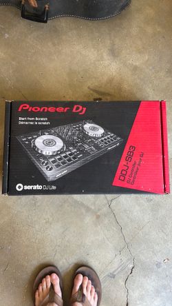 Pioneer DJ table