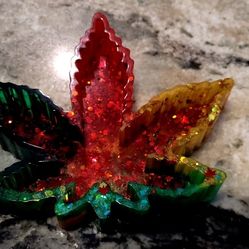 Marujuana Leaf Ashtray