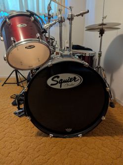 Squier by Fender Drum Kit
