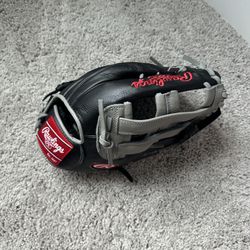 BRAND NEW 12.5” Rawlings Baseball Glove