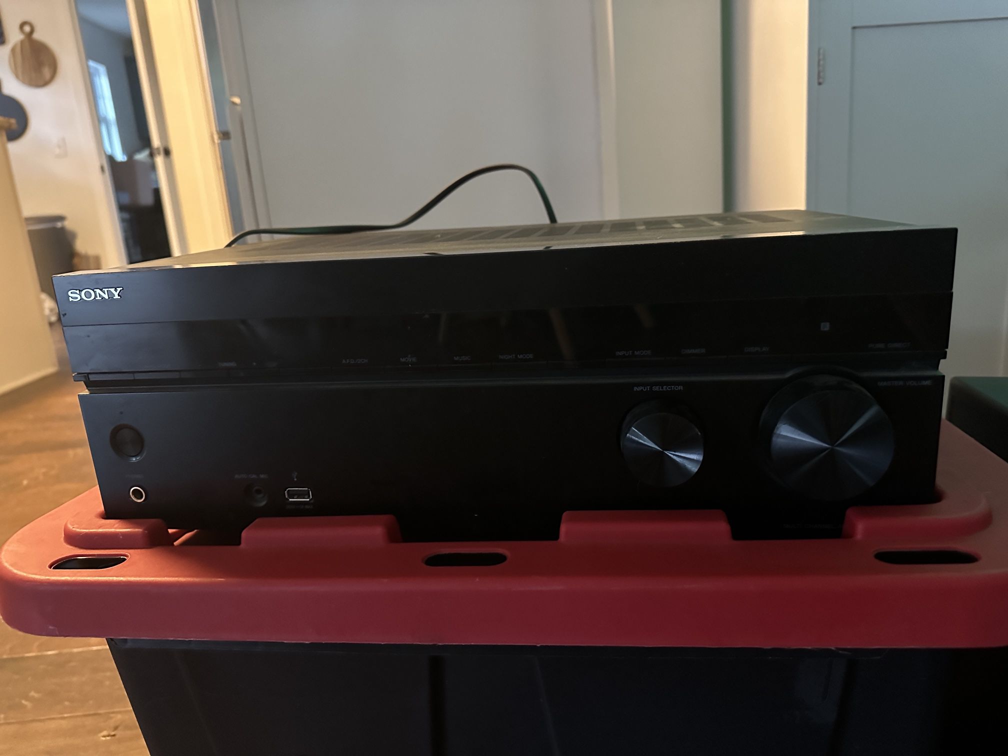 Sony Receiver And Yamaha Surround Sound Speakers