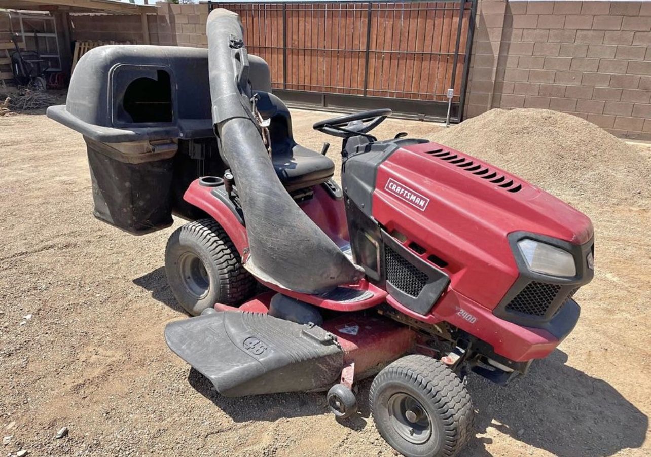 Craftsman T2400 riding mower With Double Bagging System 