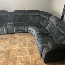 New Reclining Sectional.  Grey Plush Velvet.  124 X 111 X 40H.  Free Delivery!