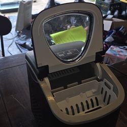 Icemaker