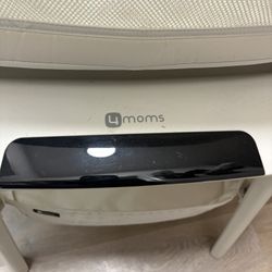 4 Moms Bassinet 