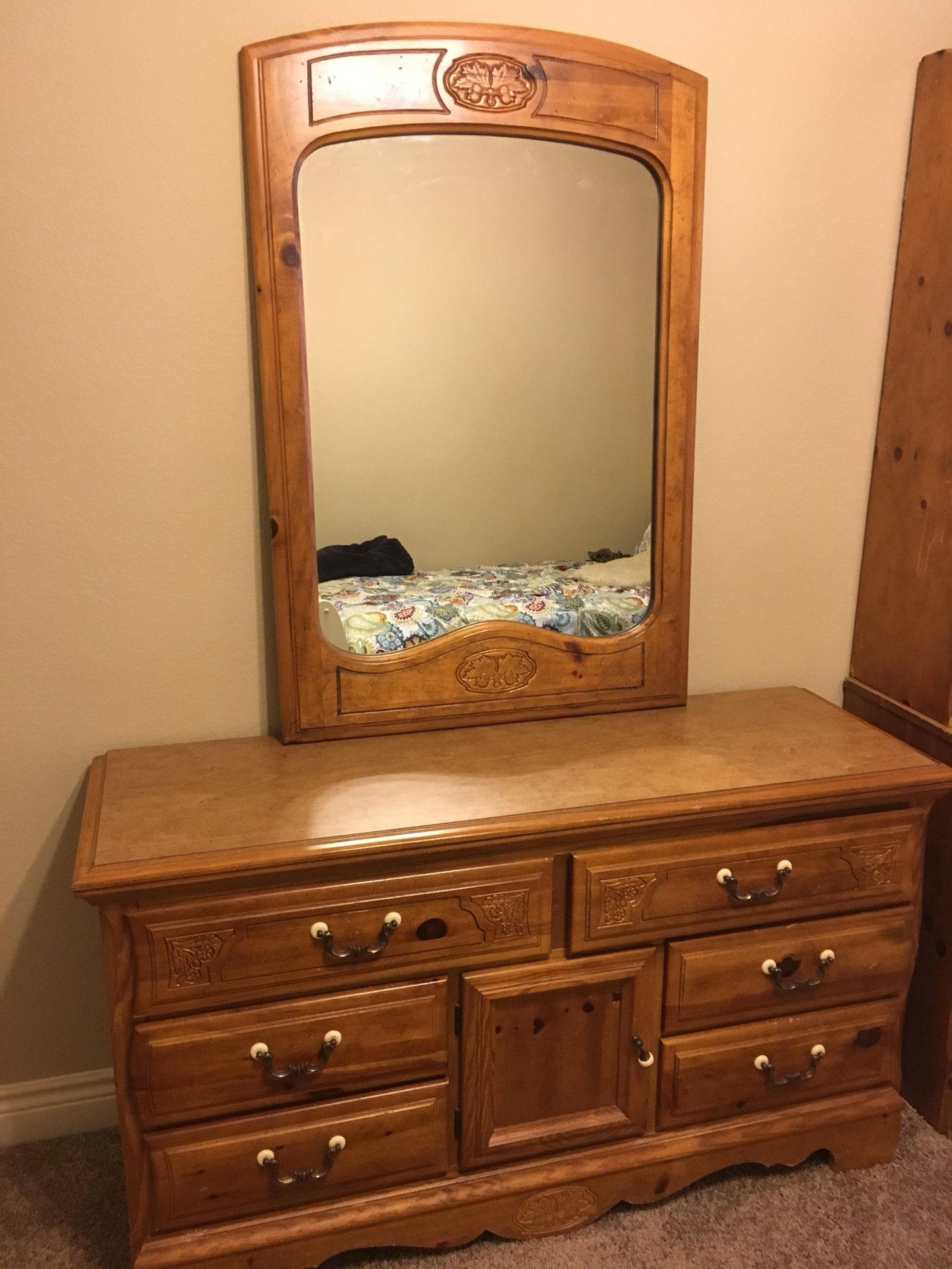 Girls Bassett bedroom set