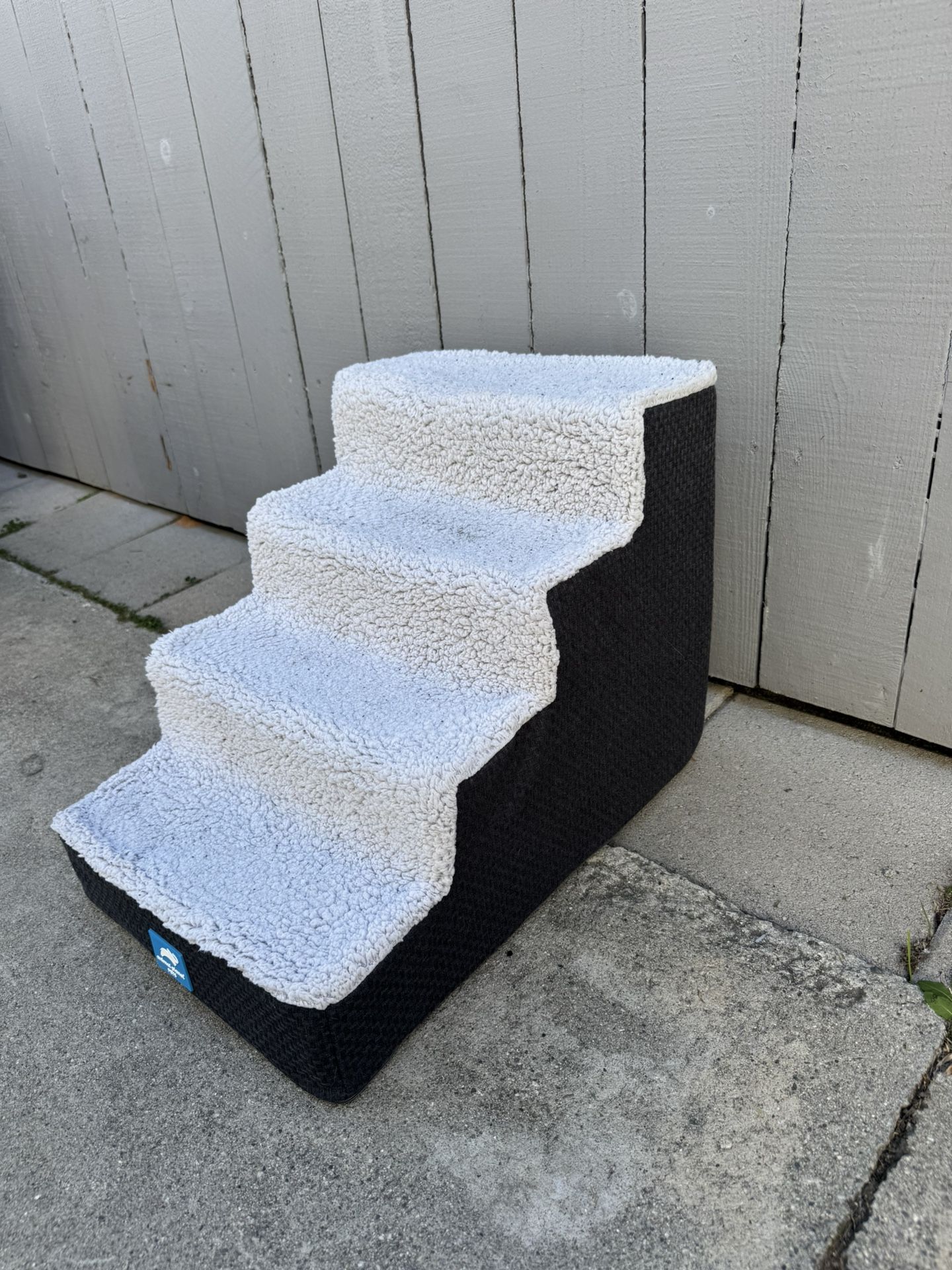 *GENTLY USED* 4-STEP PET STAIRS: 2-TONE GREY SHEARLING/FABRIC COVER & STEADY FIRM FOAM BASE