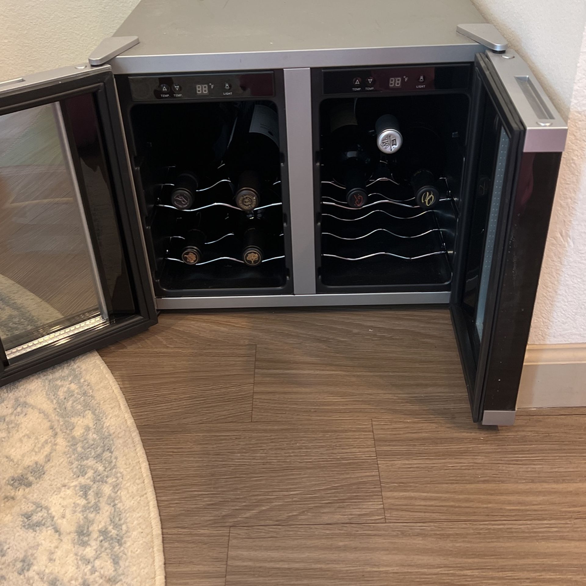 Cuisinart Wine Fridge for Sale in Costa Mesa, CA OfferUp