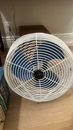 Air circulating fan