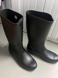 Size 10 UGG SHELBY MATTE BLACK RAINBOOTS - WOMEN'S