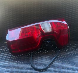 2019 2020 2021 2022 2023 2024 2025 Chevrolet Silverado Right Passenger Side Tail Light OEM