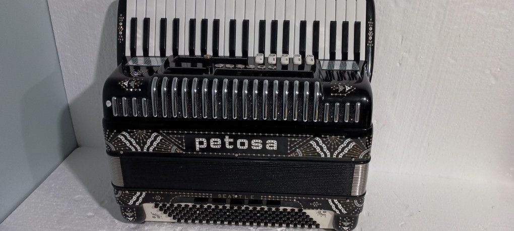 Petosa. Accordion