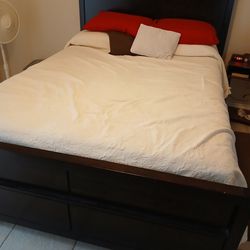 Queen size bed