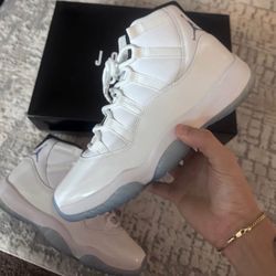 Jordan 11 Legend Blue Size 9.5M Lightly Used