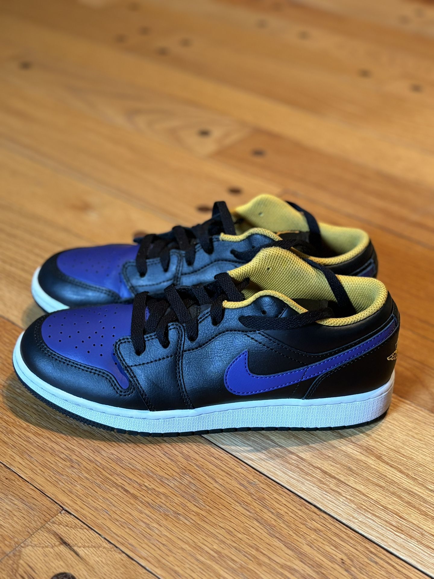Size 6.5 (GS) Jordan 1 Low Dark Concord