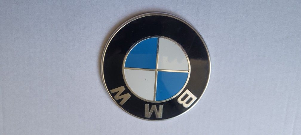 OEM 2014 2015 2016 BMW F22 F23 228I M235I FRONT HOOD BADGE EMBLEM (contact info removed)