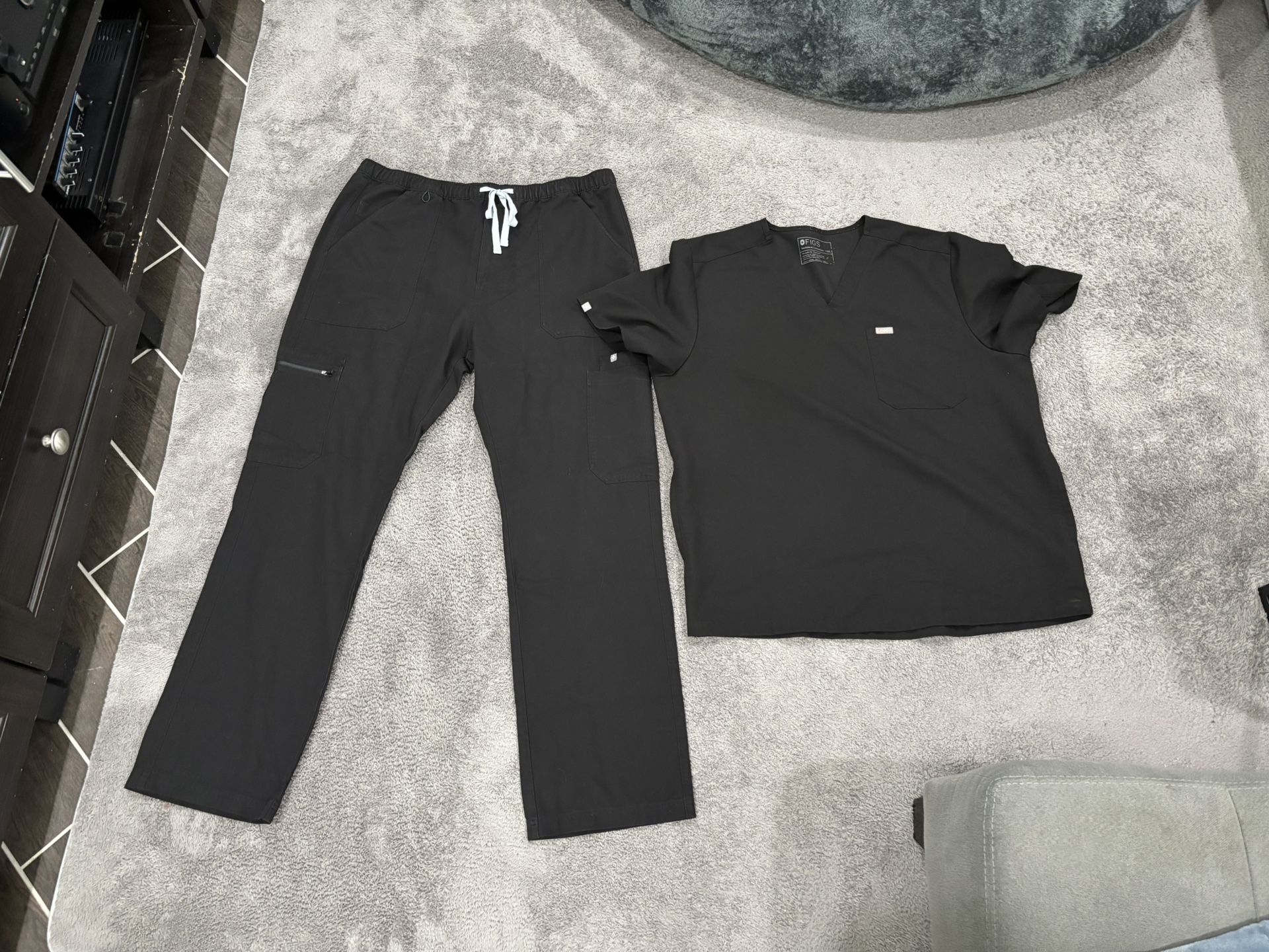 Men’s XXL FIGS Black Scrub Set