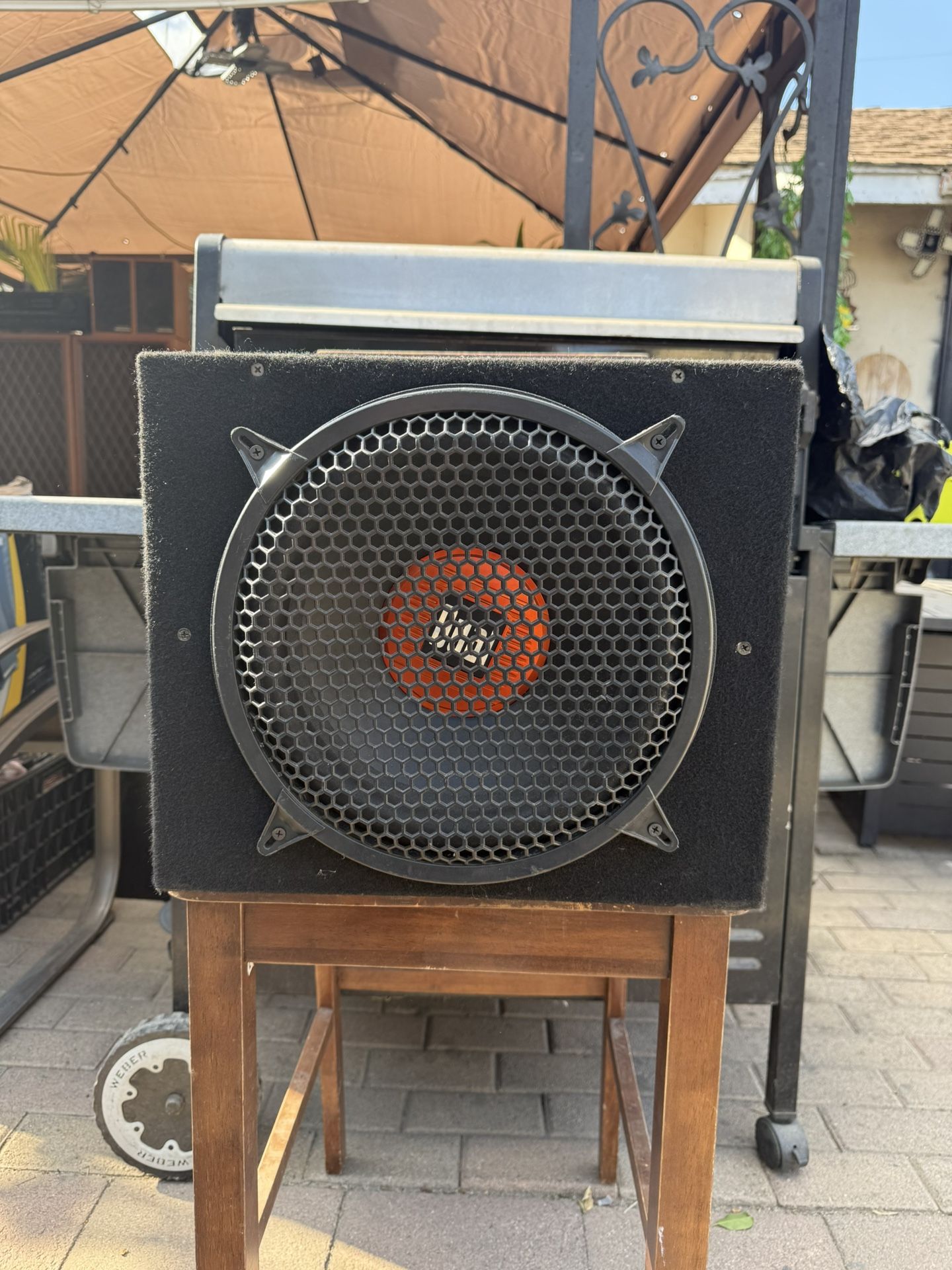 Dual Subwoofer Speaker