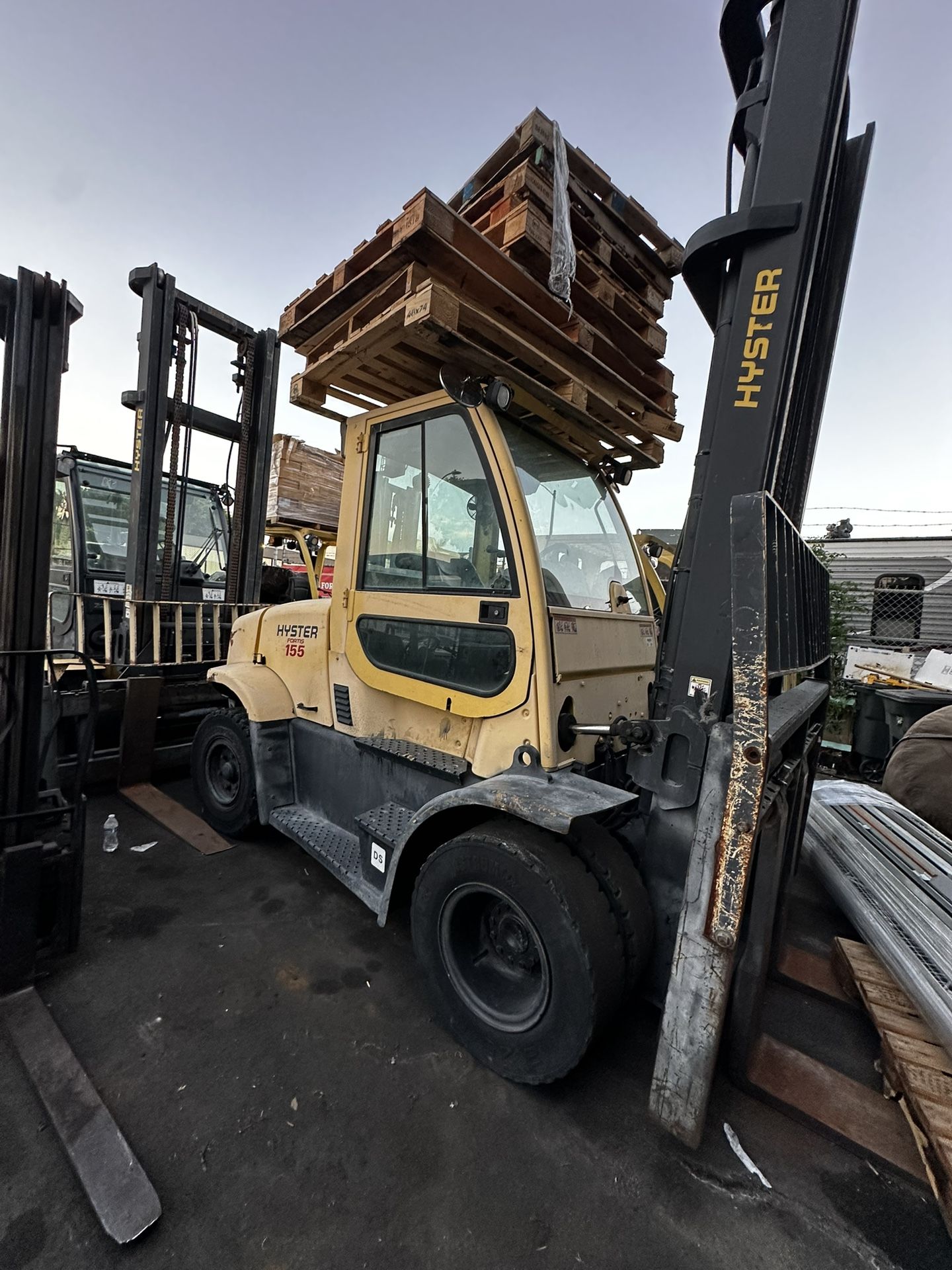 Hyster Forklift 16,000 Lbs Capacity 