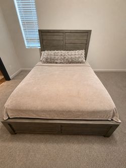 Queen bedroom set