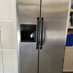 Frigidaire Side By Side Refrigerator 