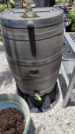 Rain Barrel with Spigot