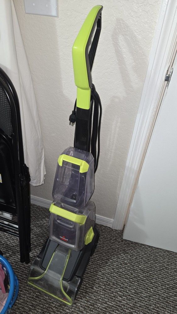 Floor Vacuum With Water Tank