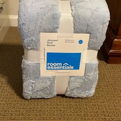 Queen Plush Blanket. Brand New. $20