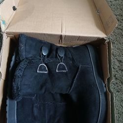 Sketchers Women's Suede Boots Size 8