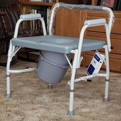 Commode   Extra    Wide    New 