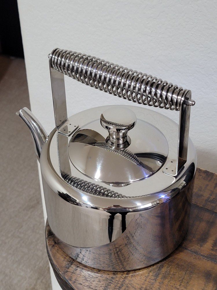 Large Kettle Stainless Steel- Like New