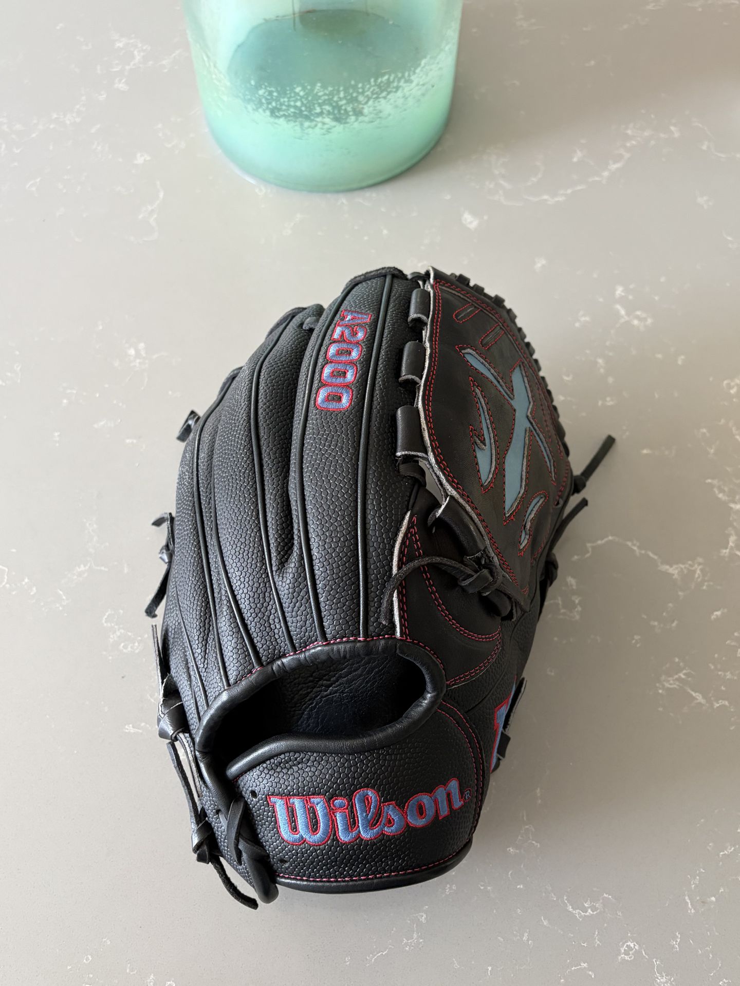 Baseball glove