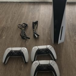 Ps5 Disc Edition with 3 controllers